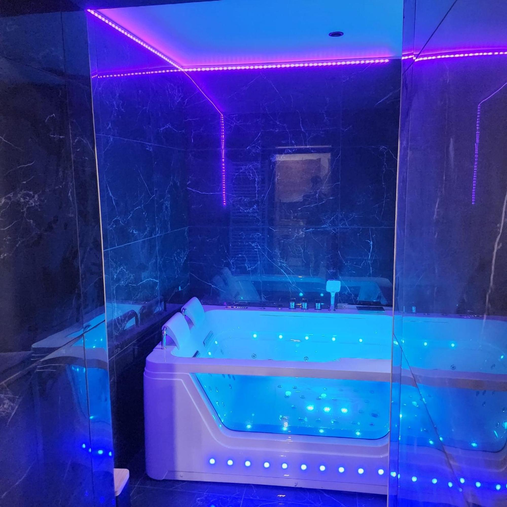 Loveroom Pau Exterior photo